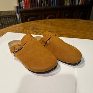 Clogg’s US • Original Clog • Khaki • Men’s 9.5/Women’s 11